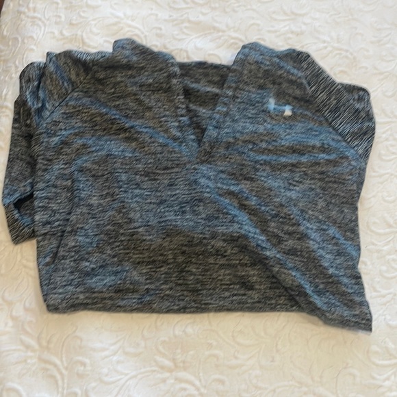 Under armor pullover - Picture 2 of 5